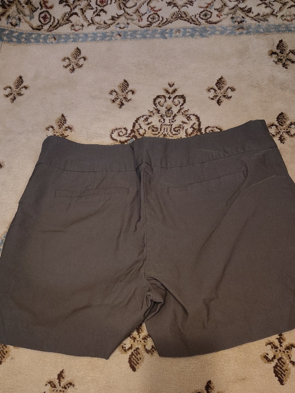 Lot of 6 pairs of New York & Company Pull On Shorts Size Large - Picture 14 of 16